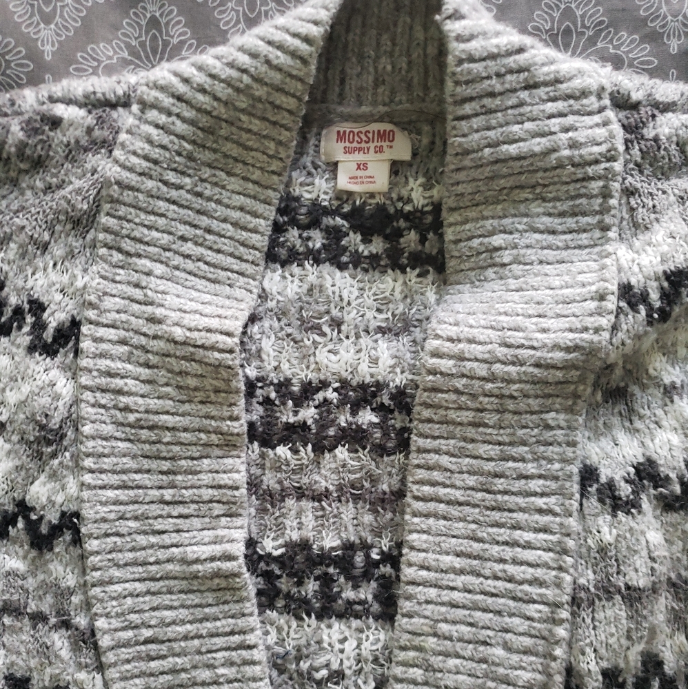 Mossimo Cardigan - Picture 3 of 6